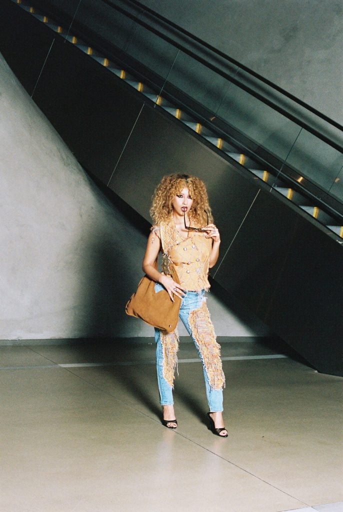 Look11