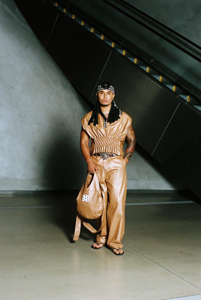 Look16