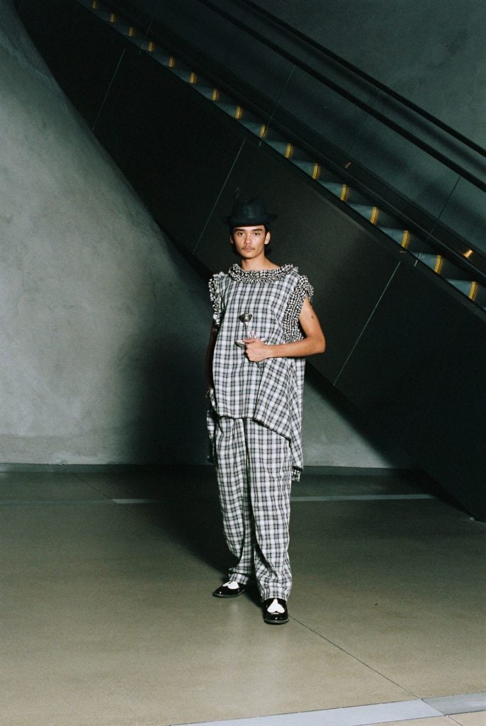 Look18