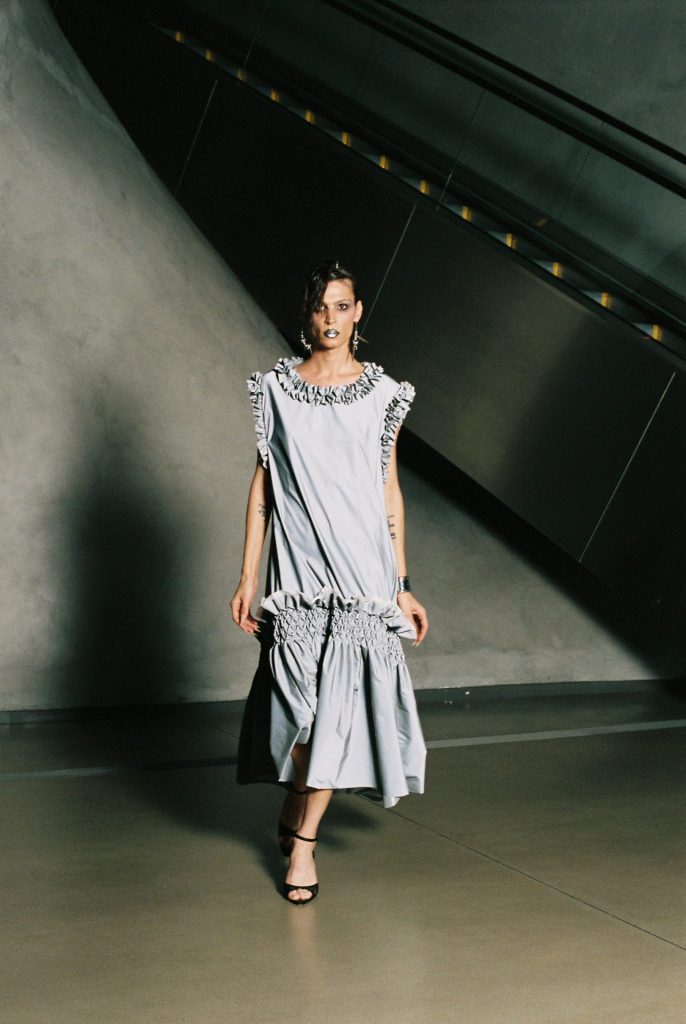 Look27