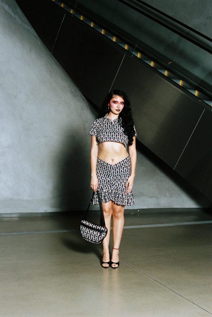 Look3